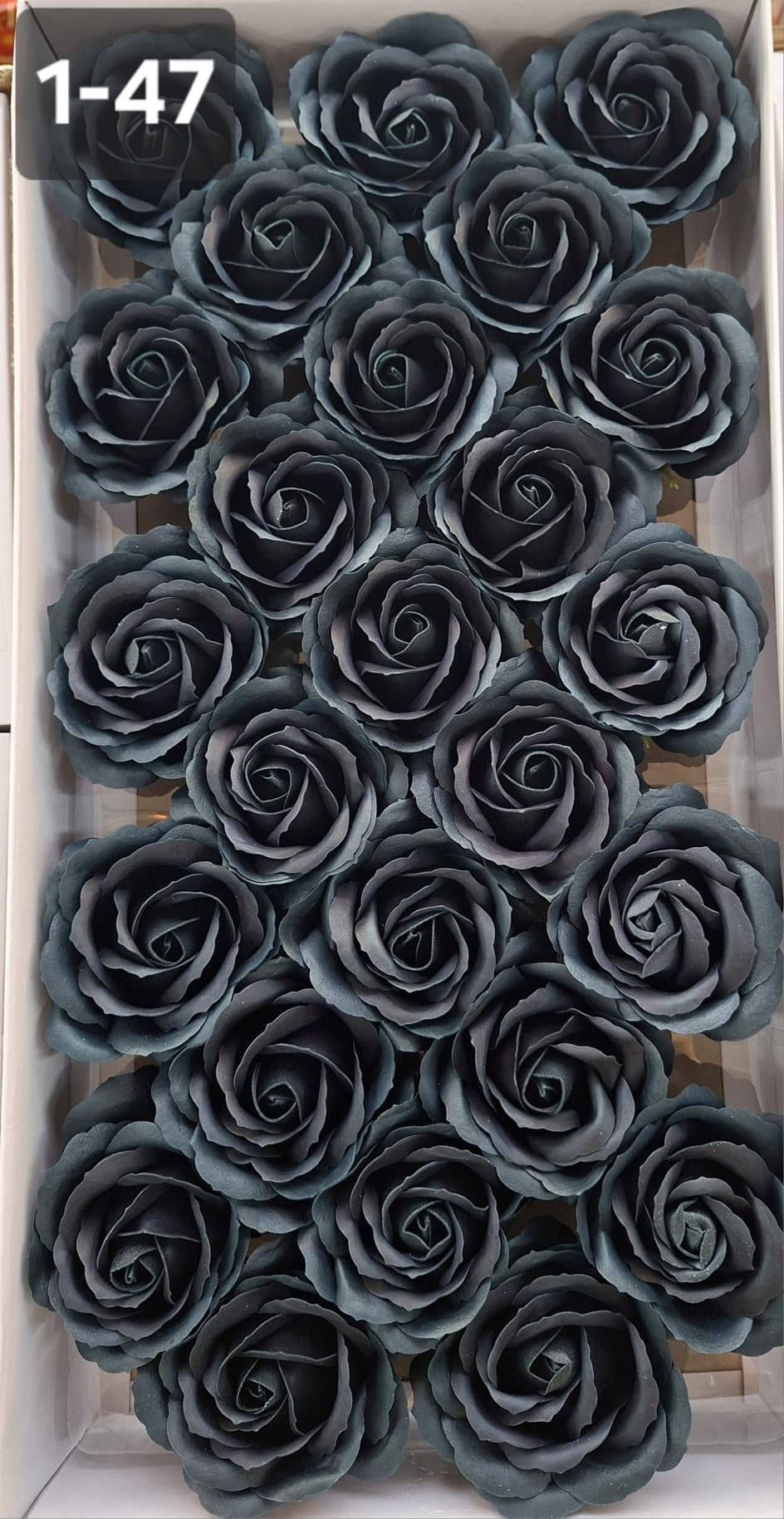 Trandafiri din pastă de săpun negru antracit – set 25 bucăți, 8cm